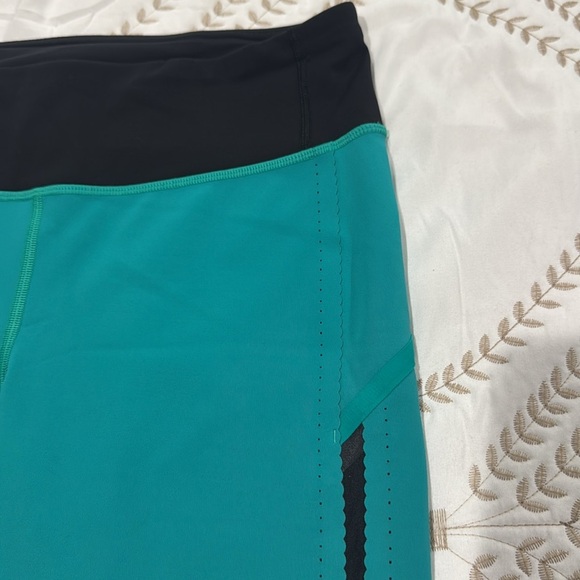 Lululemon Smooth Stride Crop Leggings - Picture 11 of 12